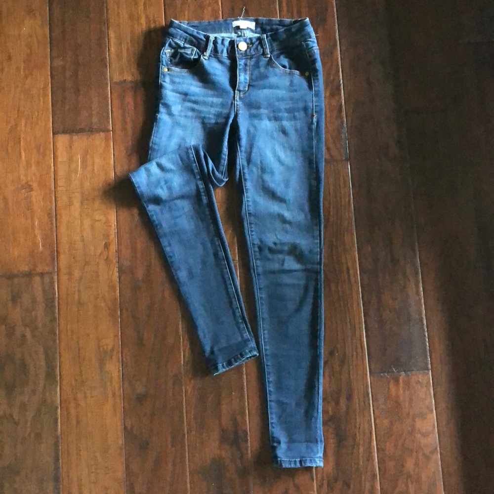 Mid-Rise Skinny Jean
